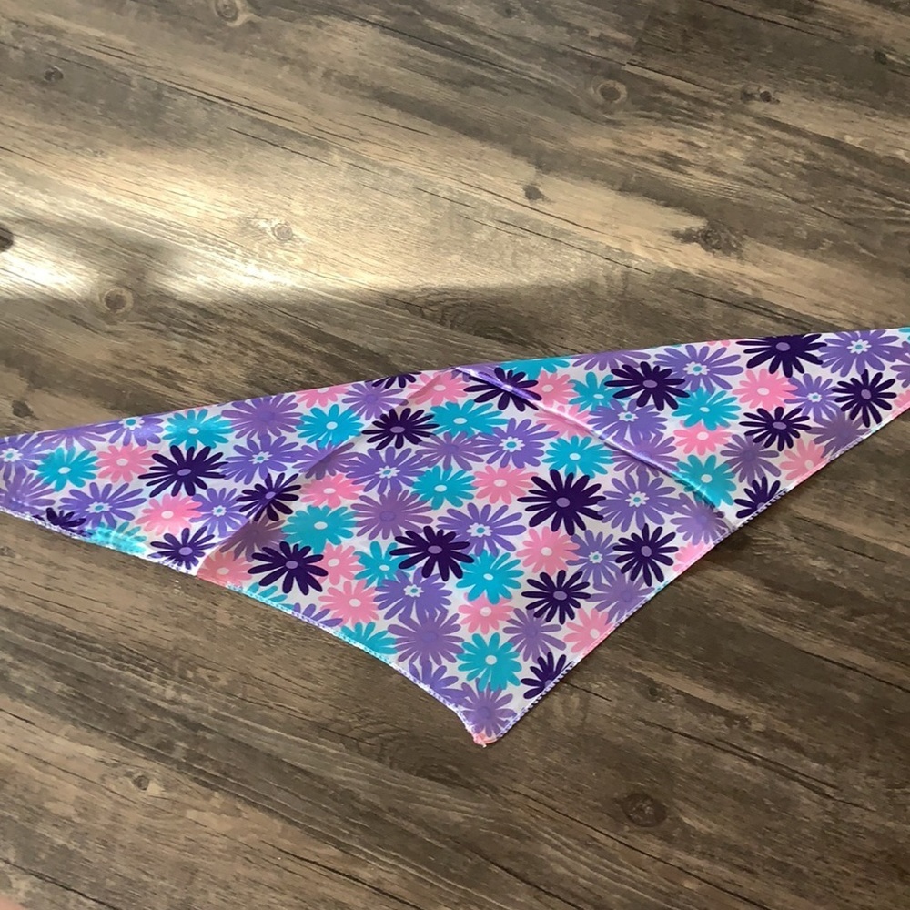 NWT Daisy Print Floral Square Neck Scarf Teal‎ Purple - Picture 4 of 5